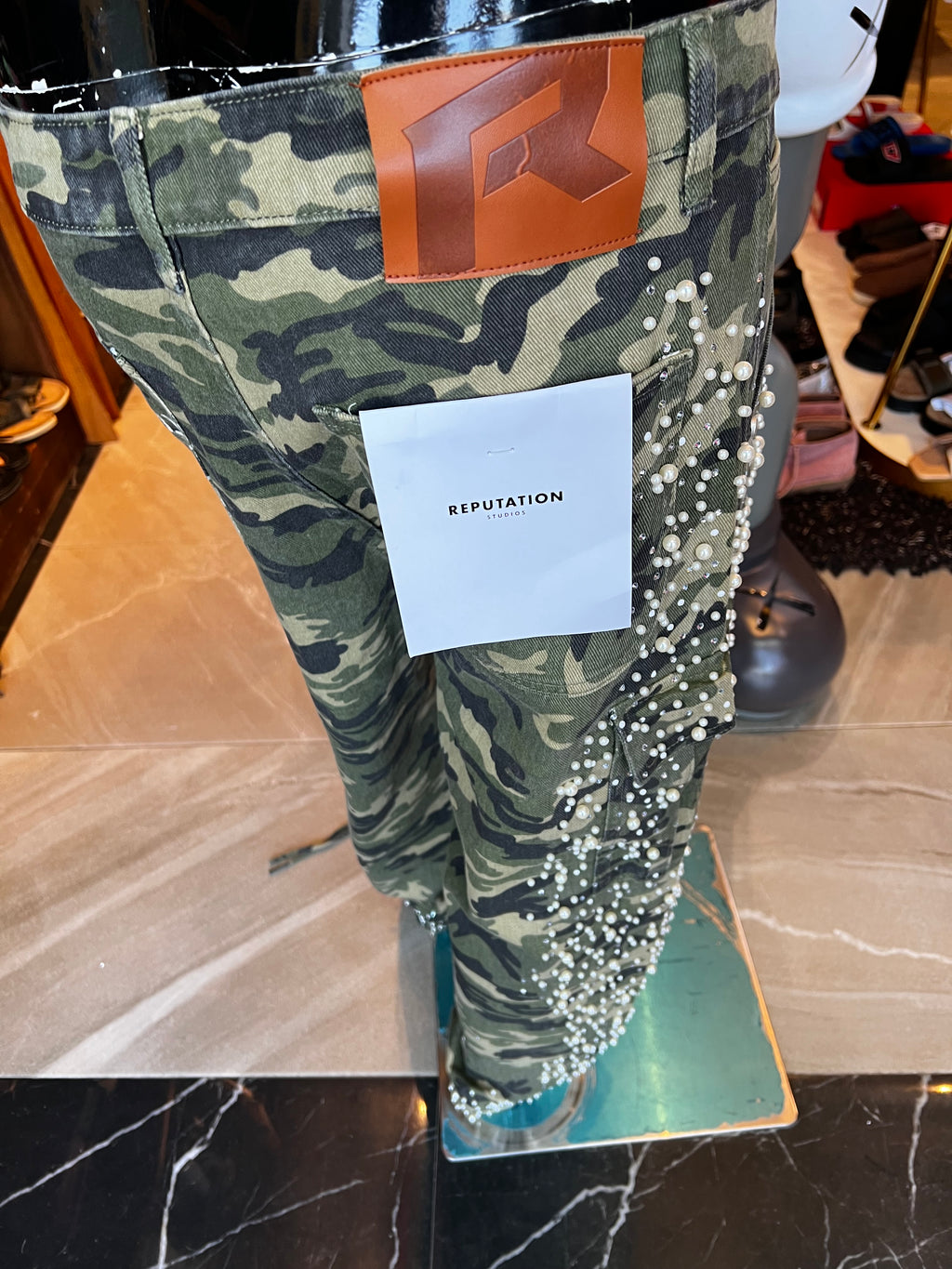 CAMO CARGO EMBELLISH DENIM