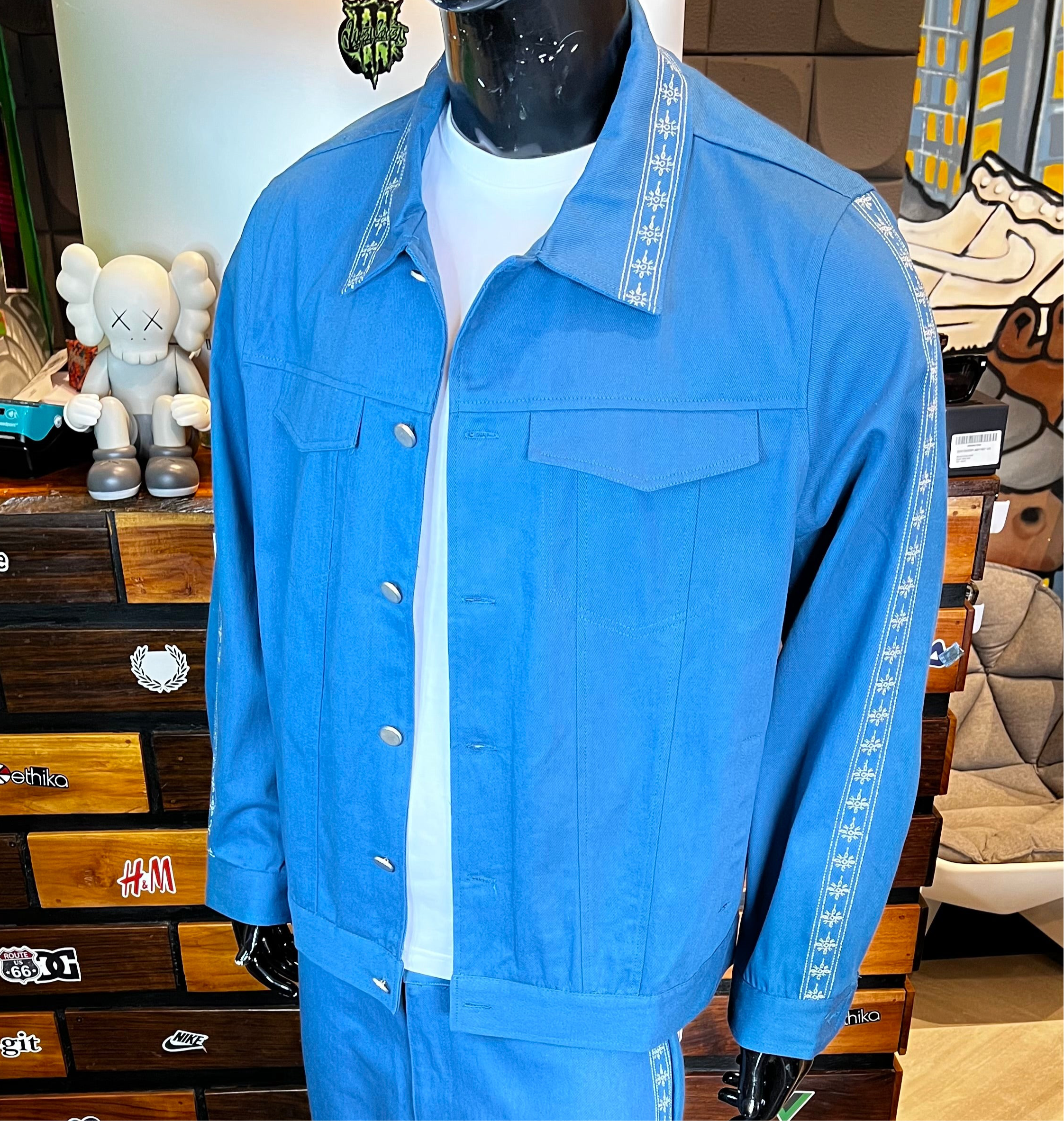 On A Loop Embroidered Stitch Trucker Jacket - Blue