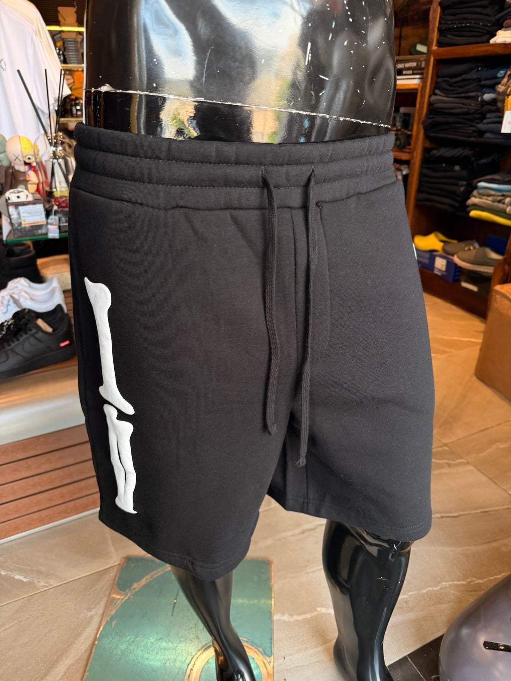 Tyson Bones Relaxed Shorts - Black