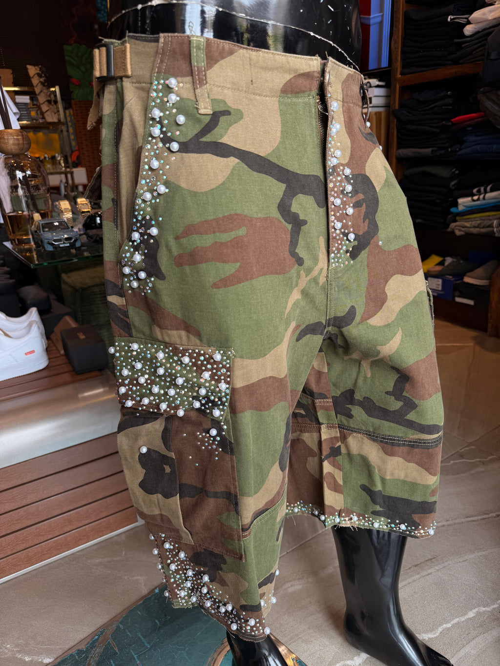 Baggy Pearl World Embellished Short - Camouflage