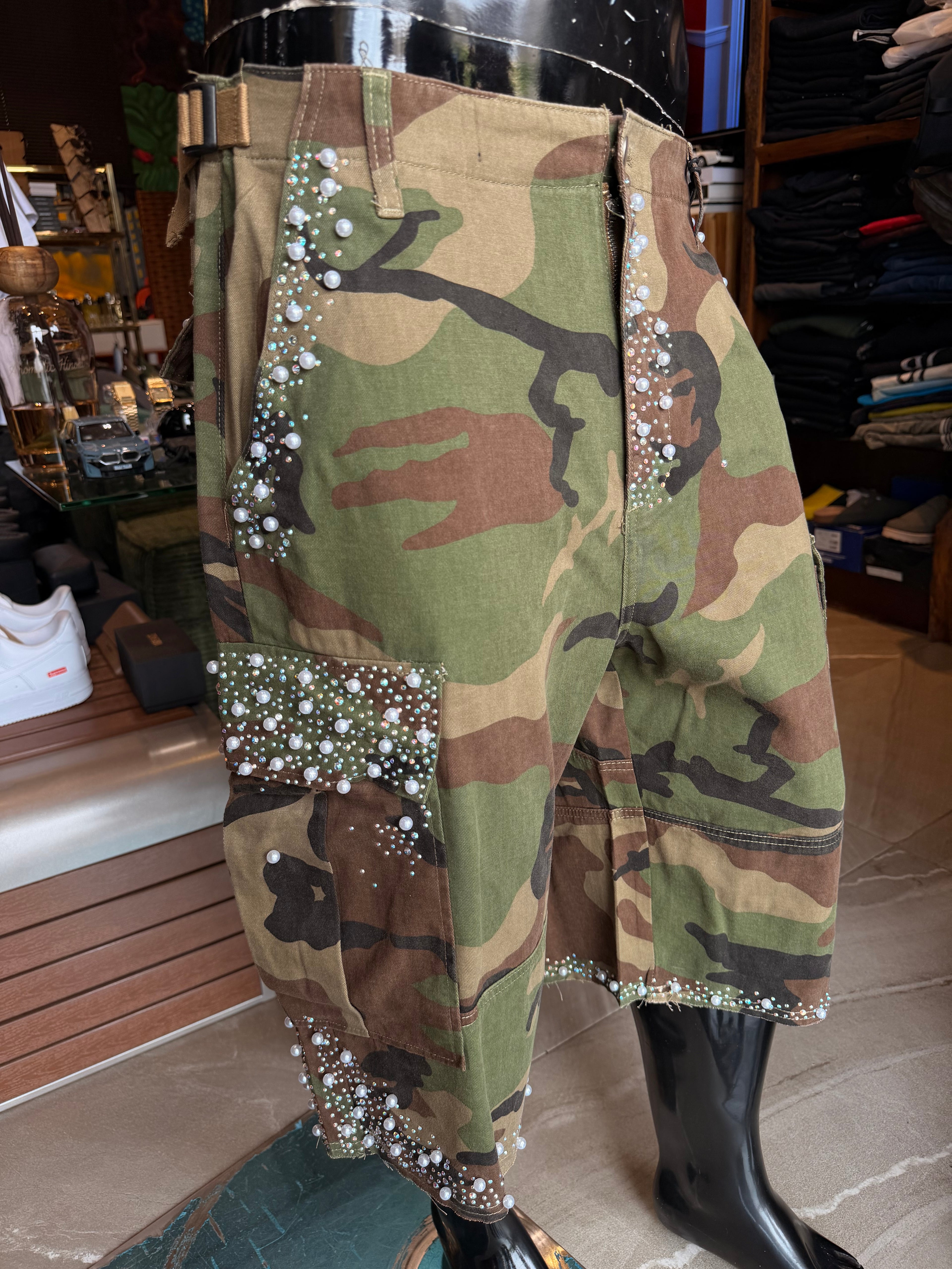 Baggy Pearl World Embellished Short - Camouflage
