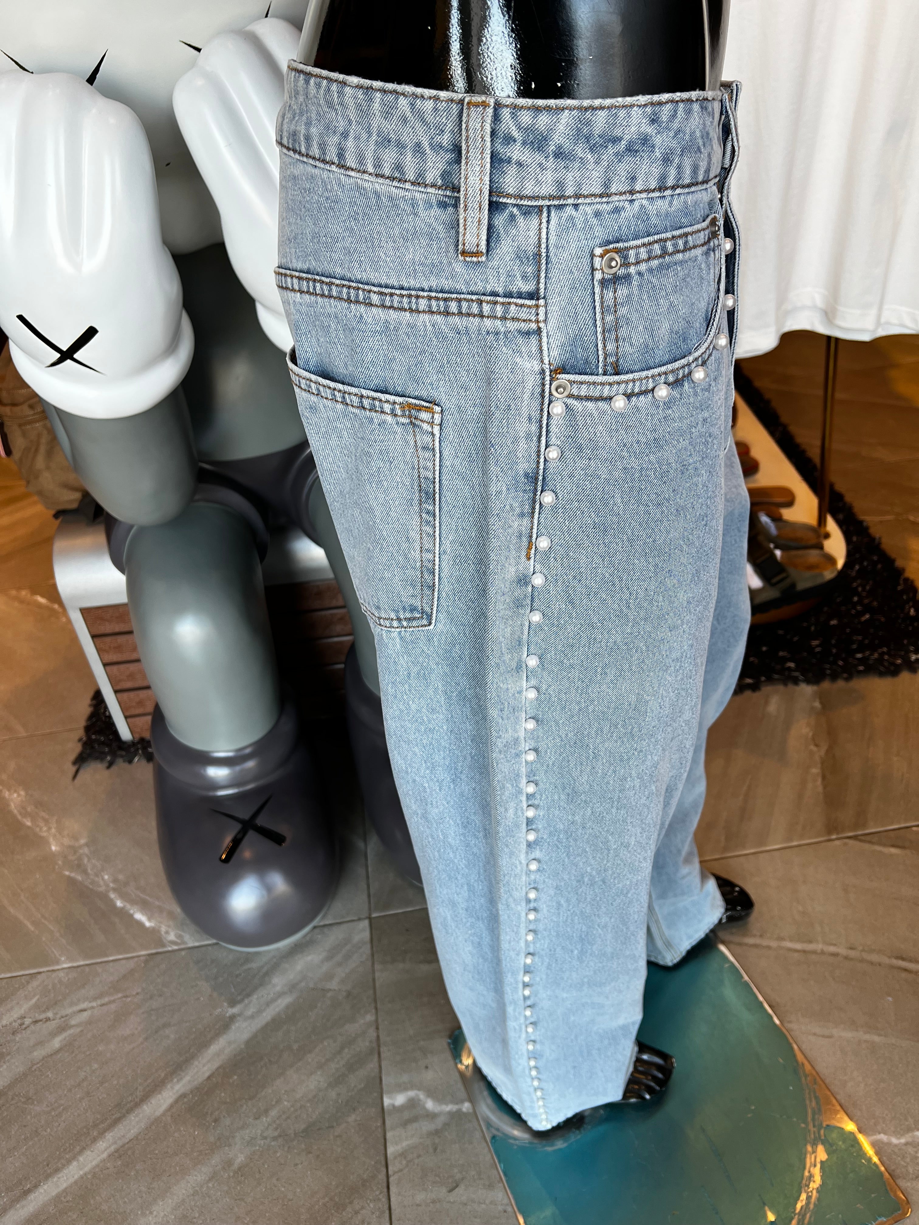 Baggy Pearls Along Side Jean - Light Wash