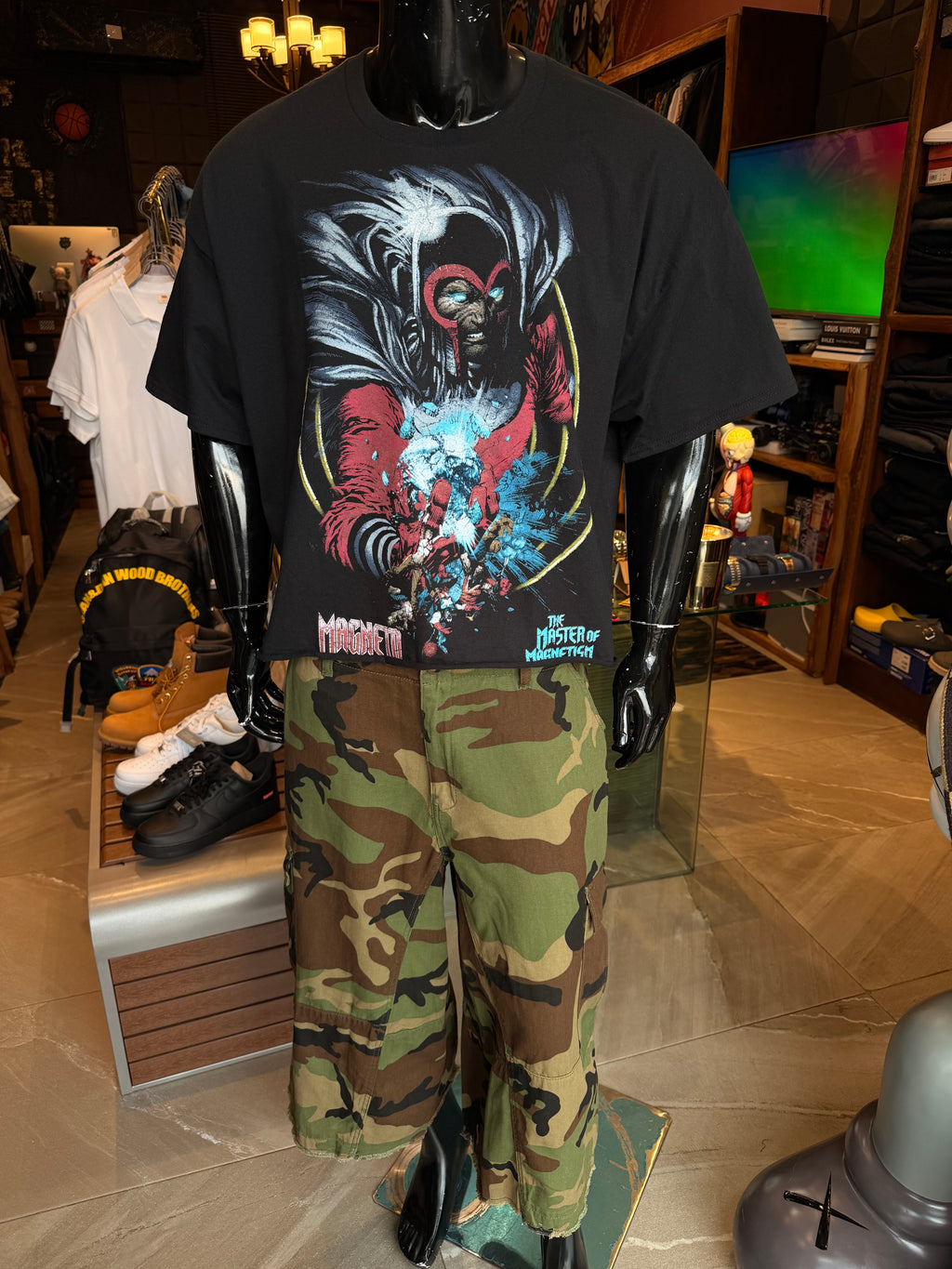 Marvel Magneto Master Of Magnetism Short Sleeve Tee - Black