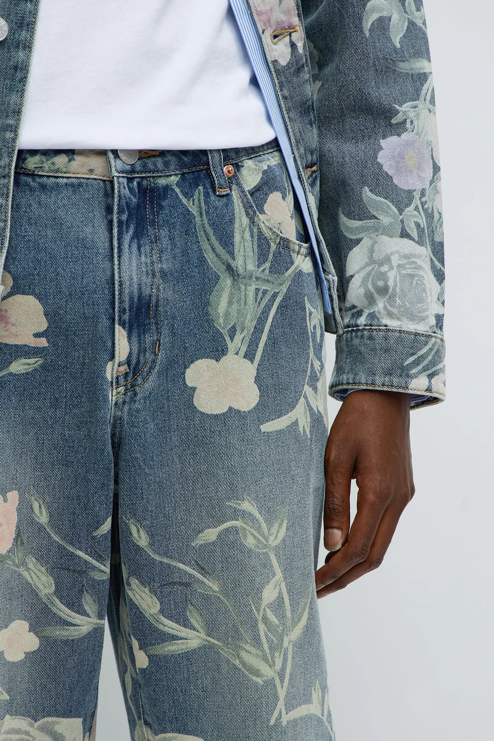 Relaxed Straight Fallen Roses Jeans - Medium Blue Wash