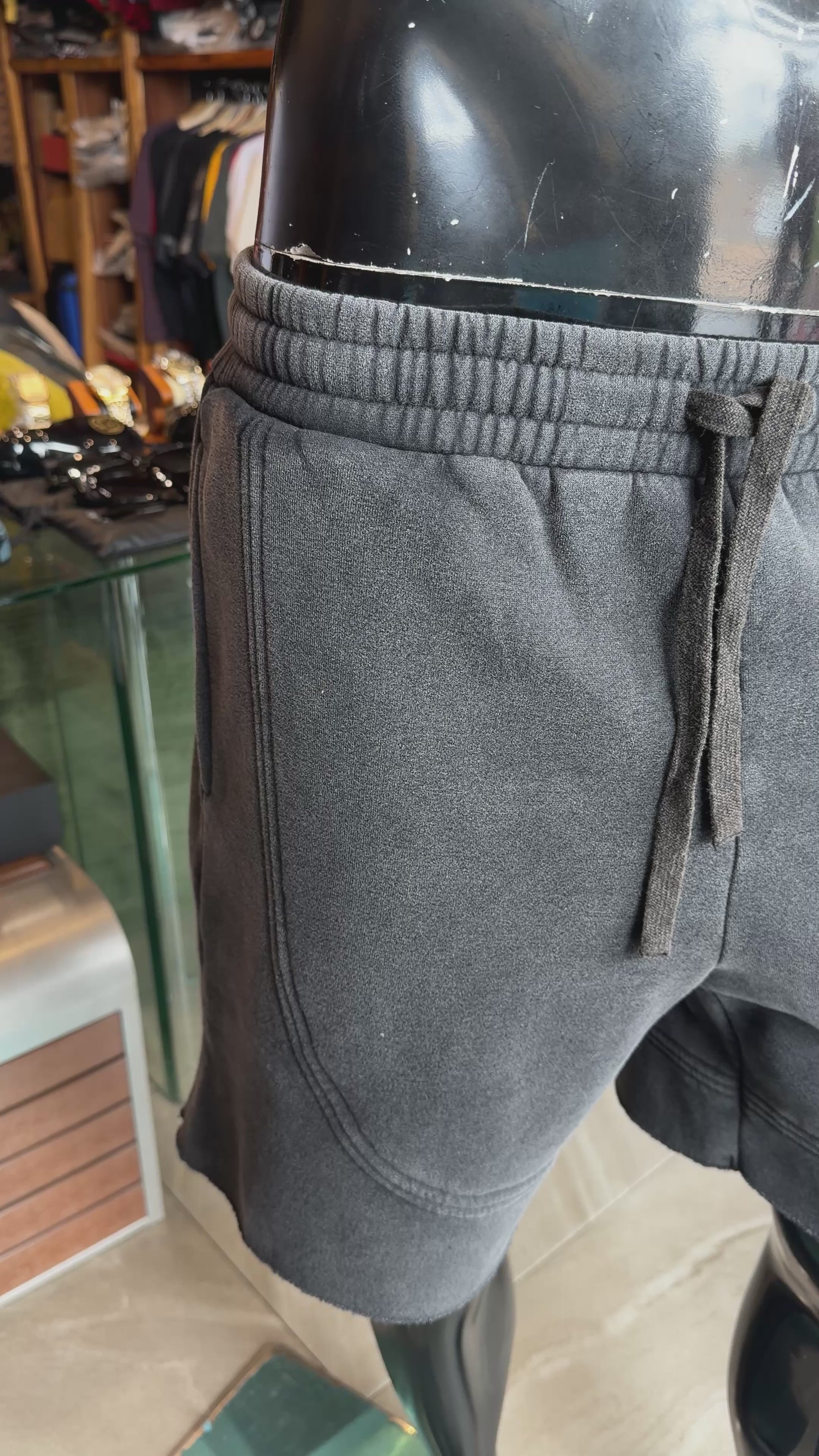 Washed Raw Edge Baggy Sweatshort - Black Wash
